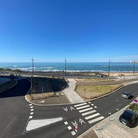 L'arbre Du Voyageur, Face A L'ocean, Quartier Des Presidents, 2 Pers *
